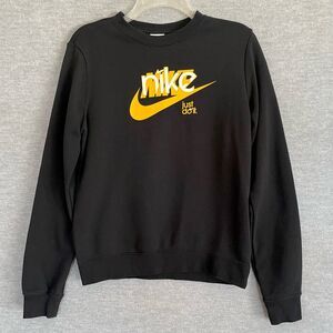 Nike Club Fleece Black Crew Sweatshirt Women's XS Black Gold Graphic FN3628-010